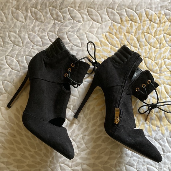 Migato NWOT black high heel ankle boots size 38 never worn. Bought in Greece. - Picture 8 of 10